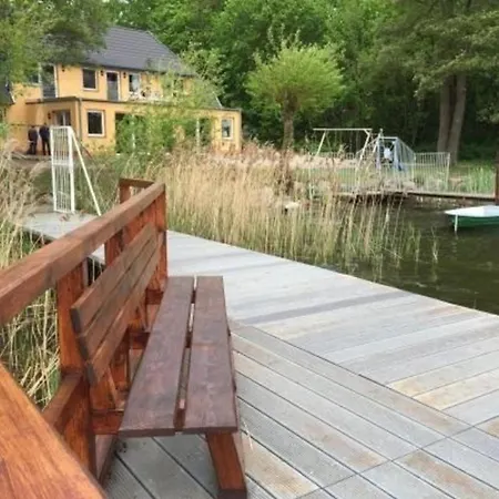 Daire Charmante In Mit Terrasse Neukloster